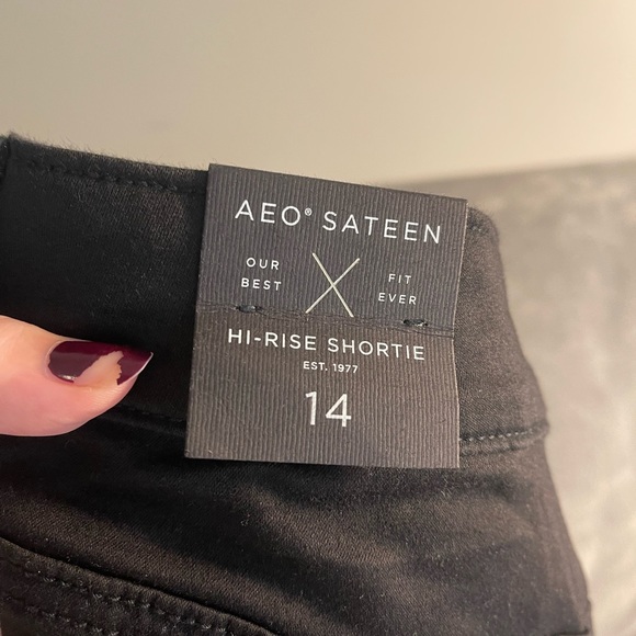 American Eagle high rise shortie sateen in black - Picture 4 of 5